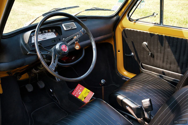 1971 Fiat 500 L in Ecully 5