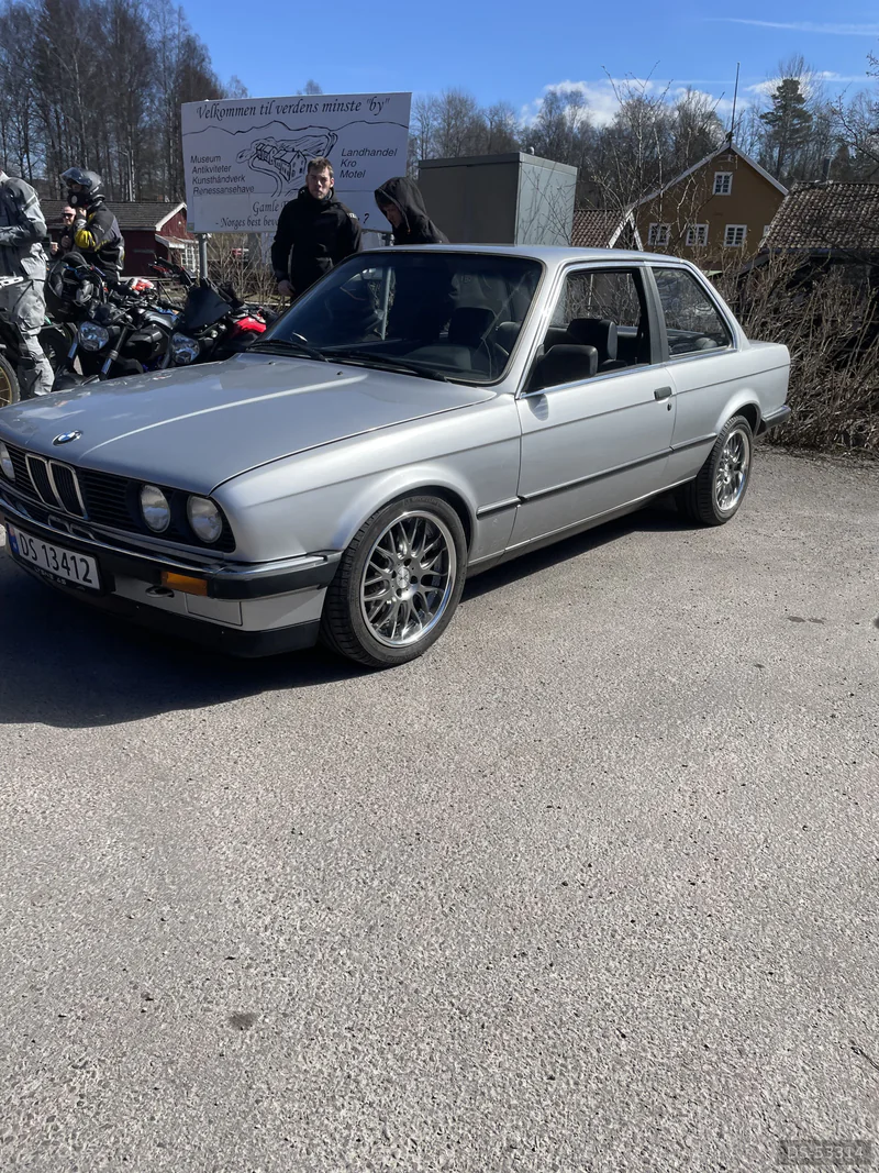 1986 BMW 3 Serie E30 in Mjøndalen 2