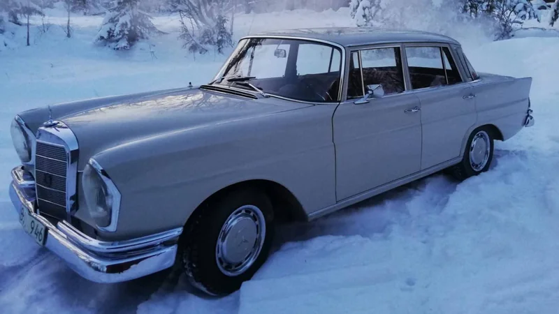 1964 Mercedes-Benz 220 S in Stockholm 9