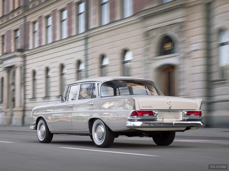 1964 Mercedes-Benz 220 S in Stockholm 3
