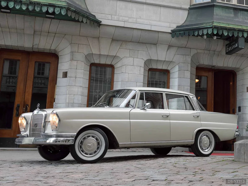 1964 Mercedes-Benz 220 S in Stockholm 4