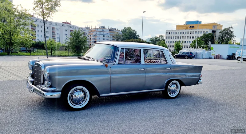 1963 Mercedes-Benz W110 in Wien 2