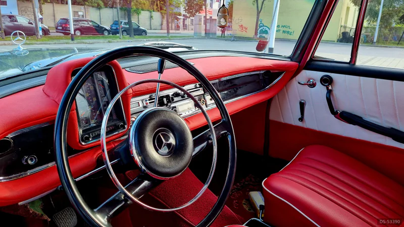1963 Mercedes-Benz W110 in Wien 4