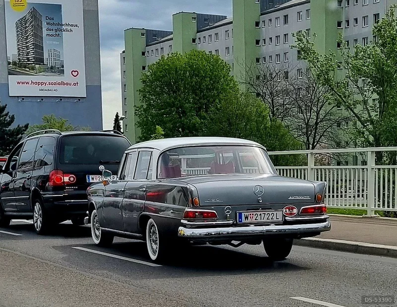 1963 Mercedes-Benz W110 in Wien 5