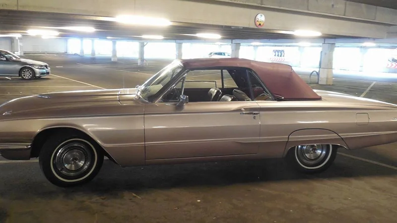 1966 Ford Thunderbird in Göteborg 5