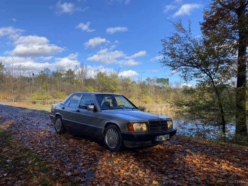 1985 Mercedes-Benz 190E in Praha 6