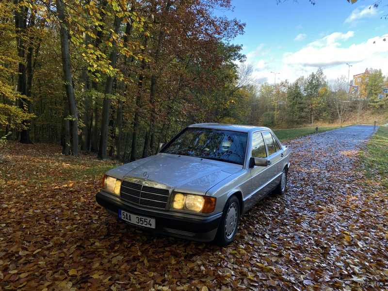 1985 Mercedes-Benz 190E in Praha 7