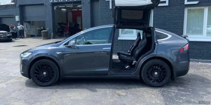 2016 Tesla X P100d in Kosice 6