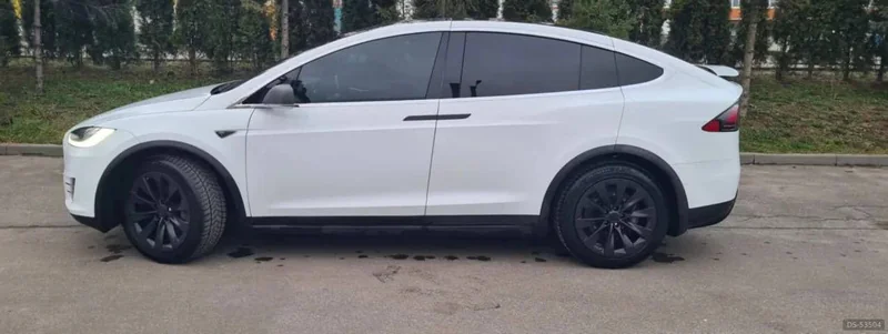 2017 Tesla P100d Performance in Praha 3
