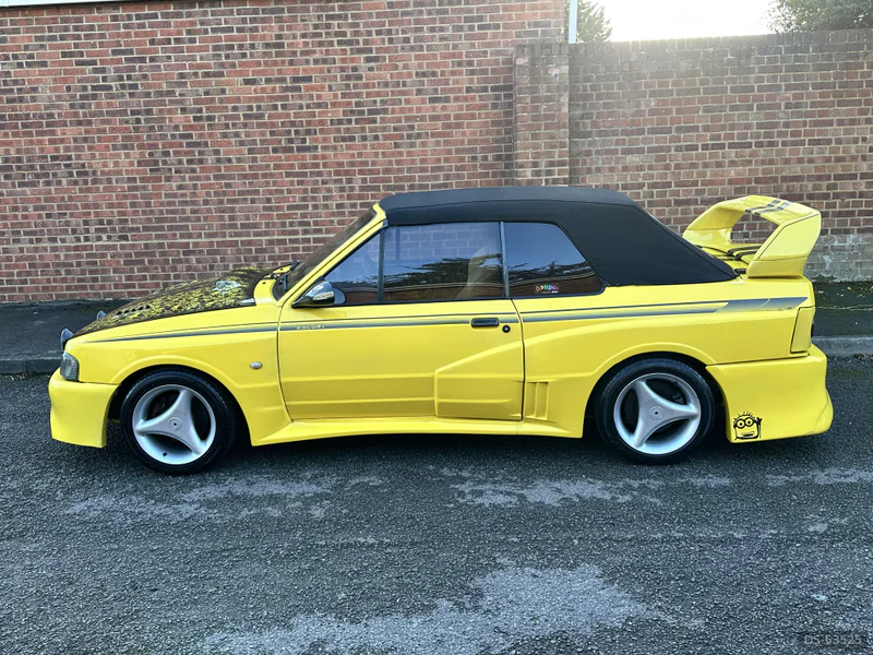 1989 Ford Escort Cabriolet Xr3i in London 2