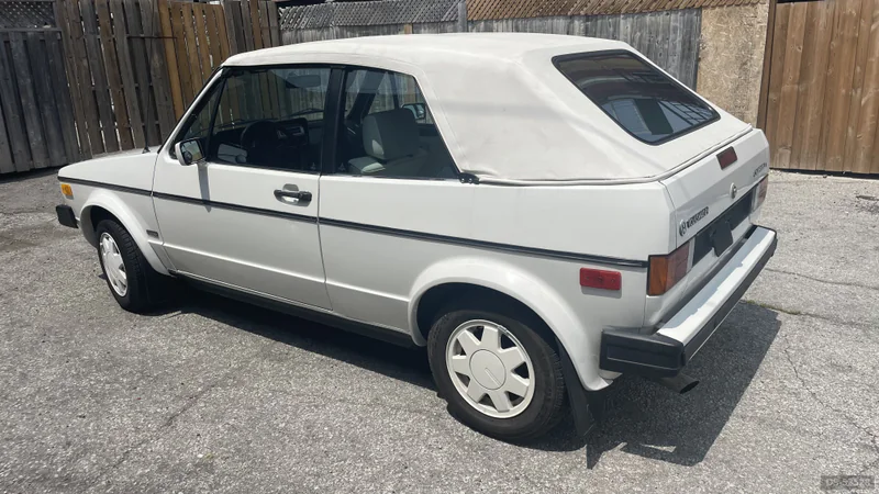1987 Volkswagen Cabriolet in Toronto 5