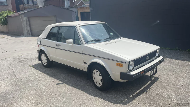 1987 Volkswagen Cabriolet in Toronto 2