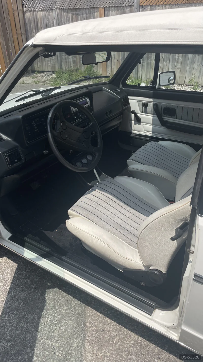 1987 Volkswagen Cabriolet in Toronto 8