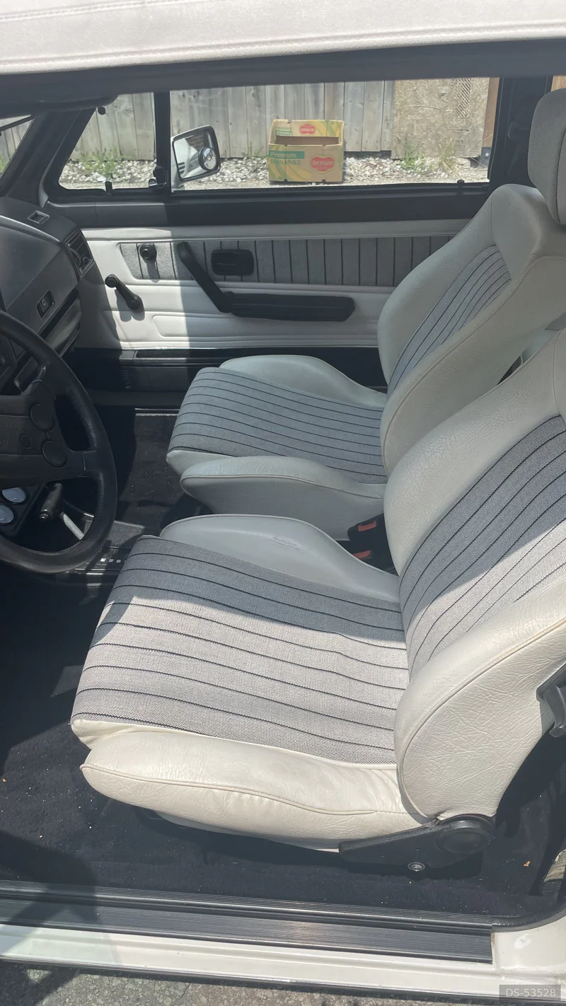 1987 Volkswagen Cabriolet in Toronto 9