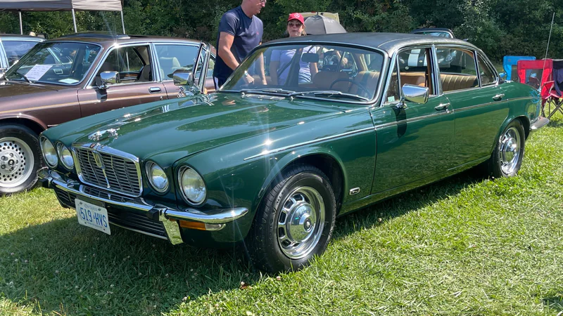 1975 Jaguar Xj12 in Hamilton 6