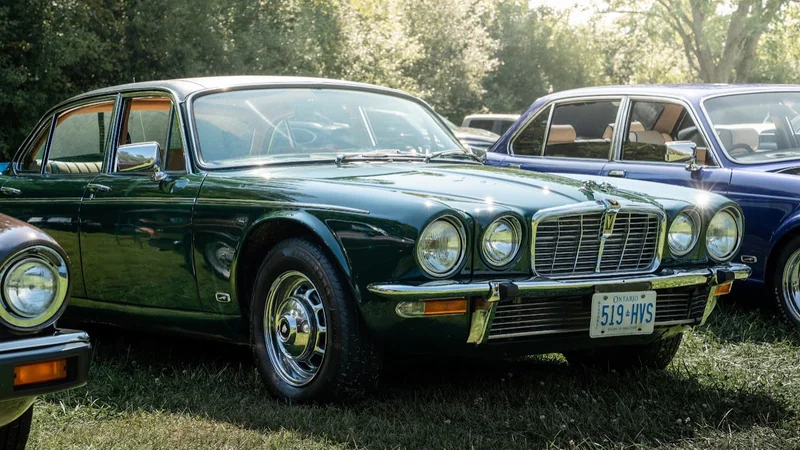 1975 Jaguar Xj12 in Hamilton