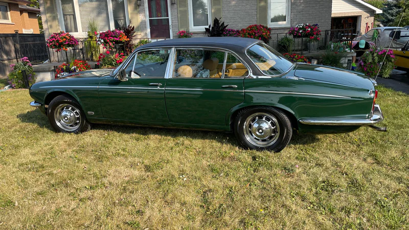 1975 Jaguar Xj12 in Hamilton 7