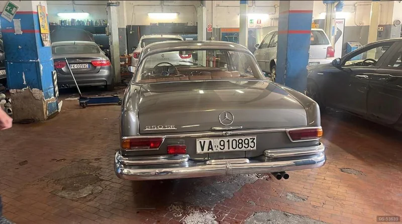 1966 Mercedes-Benz 250 Se Coupé W111 in Roma 2