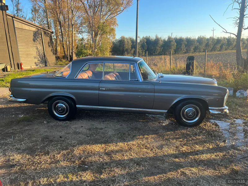 1966 Mercedes-Benz 250 Se Coupé W111 in Roma 5