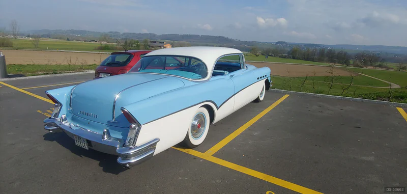 1956 Buick Roadmaster 2 Door Hardtop in Wiesendangen 3