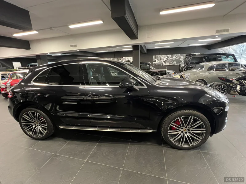 2018 Porsche Macan turbo in Roma 6