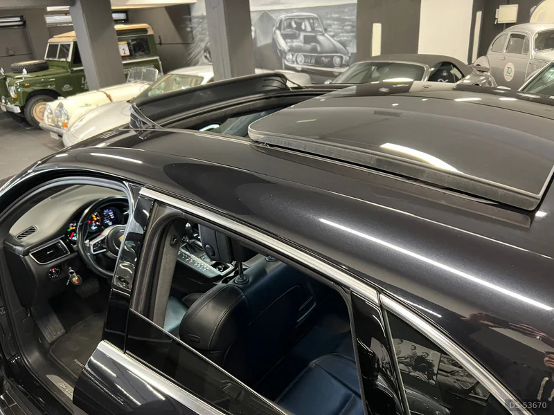 2018 Porsche Macan turbo in Roma 7