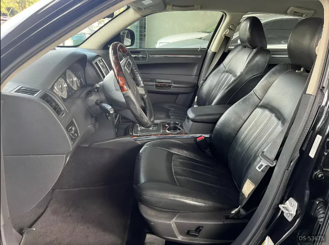 2008 Chrysler 300c in Rio De Janeiro 3