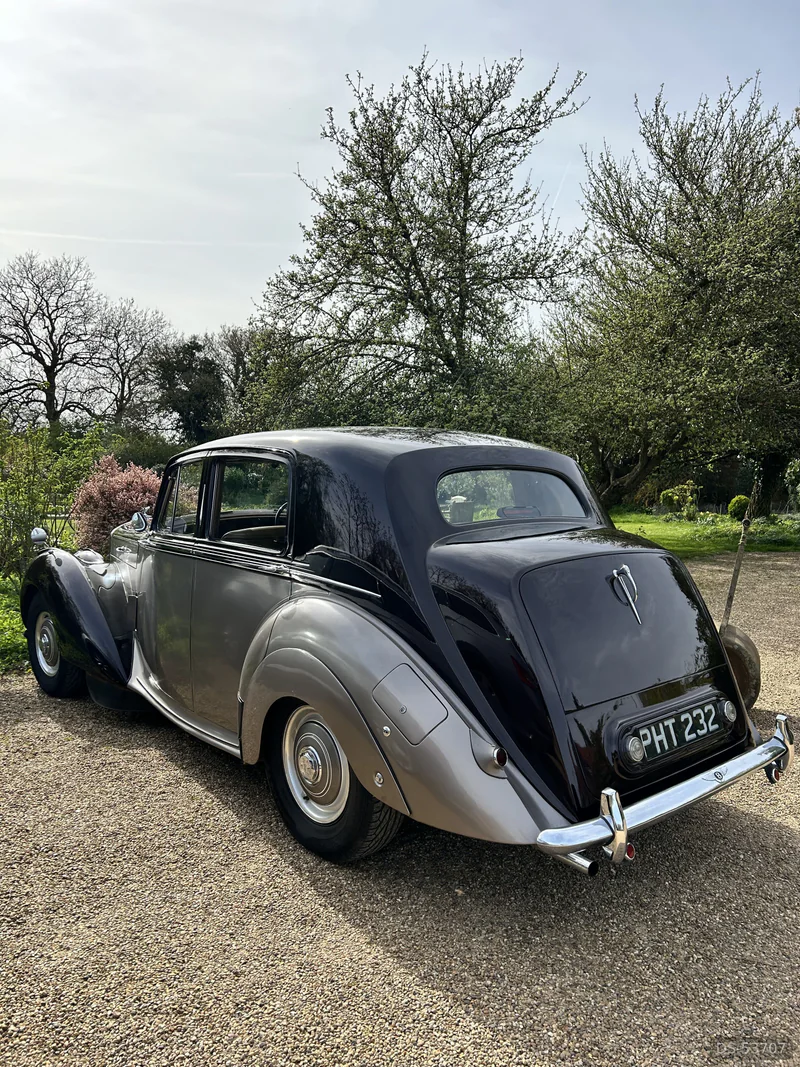 1952 Bentley Mkvi 4.5l Sports Saloon in London 9