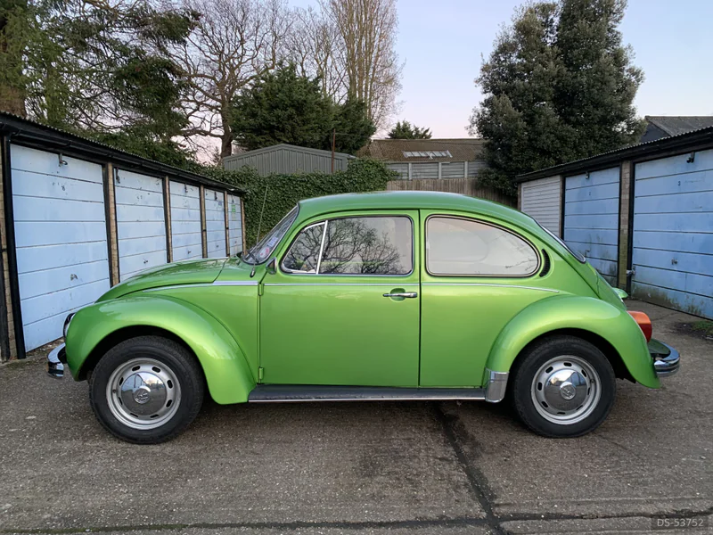 1975 Volkswagen Beetle 1303 in London 3