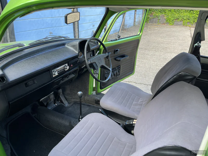 1975 Volkswagen Beetle 1303 in London 8