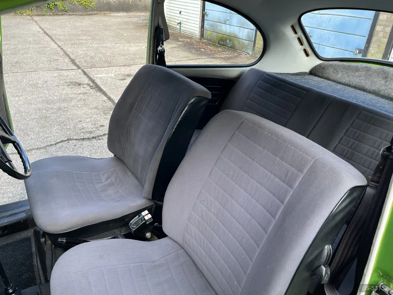 1975 Volkswagen Beetle 1303 in London 9