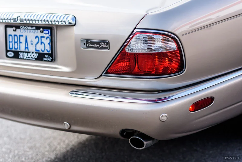 2001 Jaguar XJ Vanden Plas in Mississauga 6