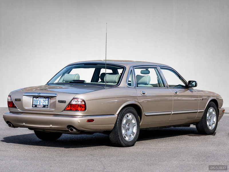 2001 Jaguar XJ Vanden Plas in Mississauga 7