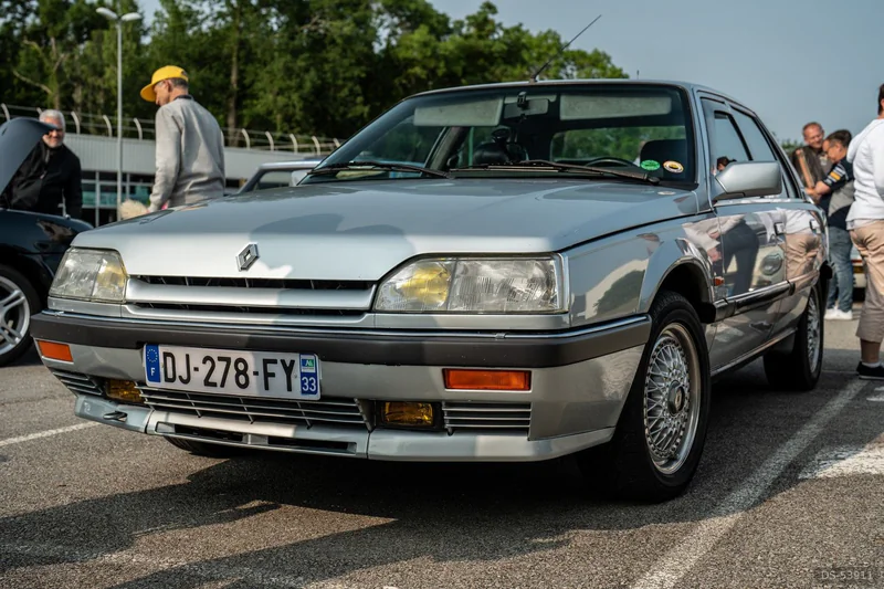 1990 Renault Alpine 25 V6 Turbo Baccara in Glisolles 3