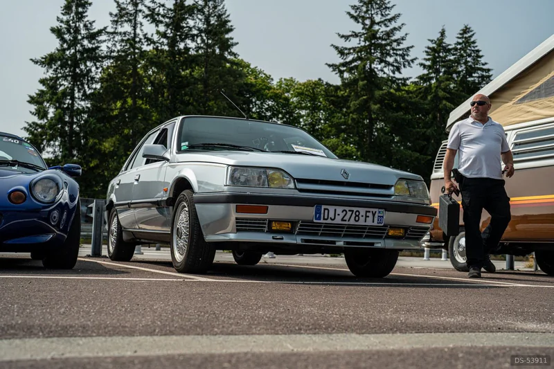 1990 Renault Alpine 25 V6 Turbo Baccara in Glisolles 8