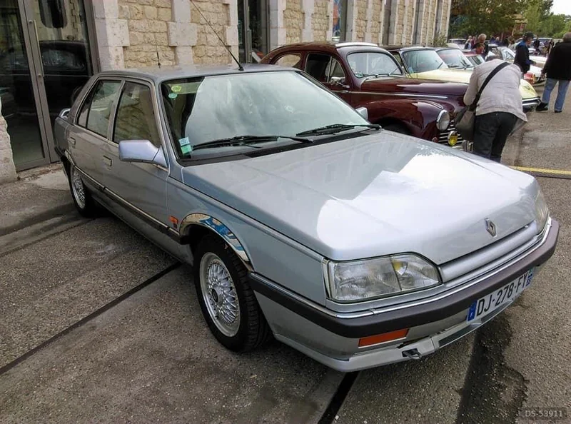1990 Renault Alpine 25 V6 Turbo Baccara in Glisolles 10