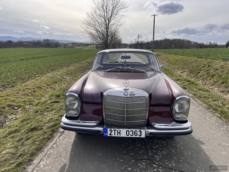 1965 Mercedes-Benz 250 Se Kupé W111 in Klimkovice 2