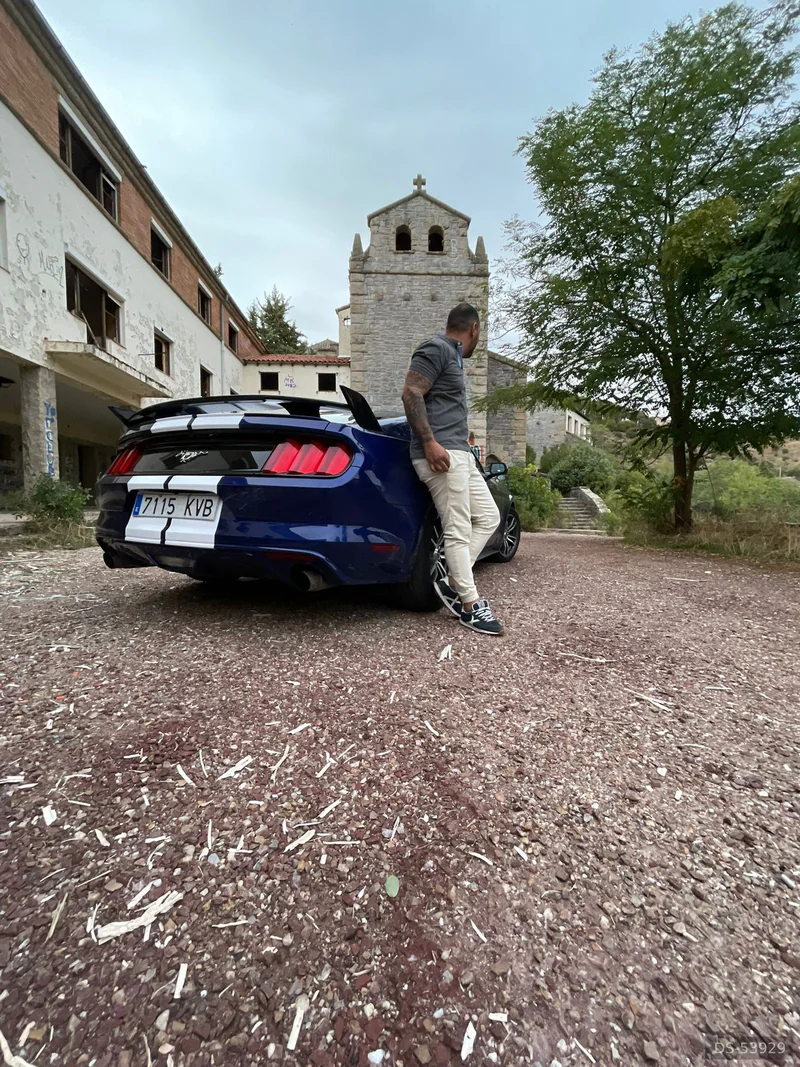 2019 Ford Mustang in Zamora 3