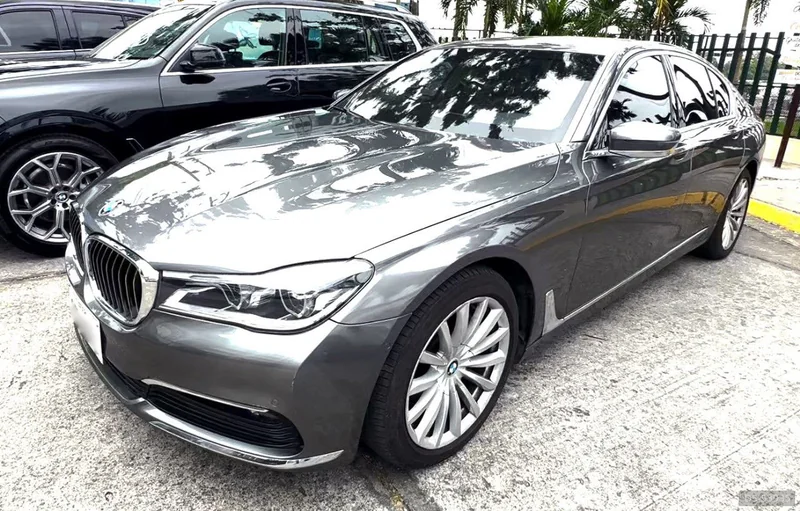 2020 BMW 740i in Guayaquil 2