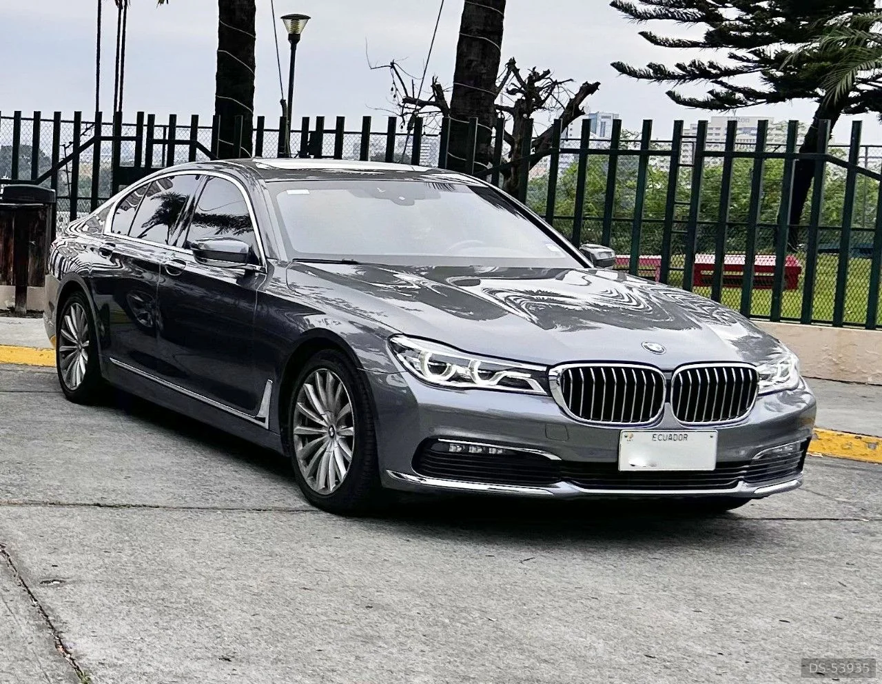 2020 BMW 740i