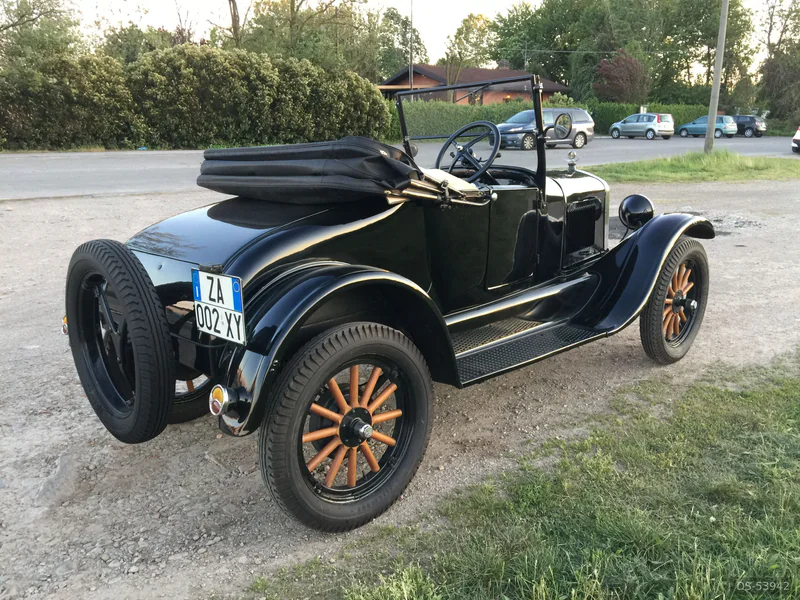 1924 Ford Model T Roadster in Macherio 3