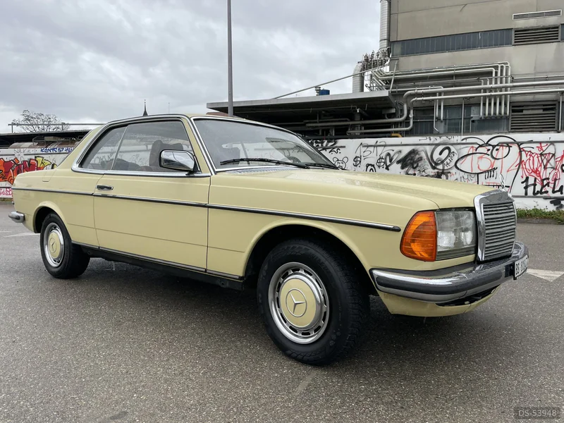 1977 Mercedes-Benz 230ce W123 in Basel 3
