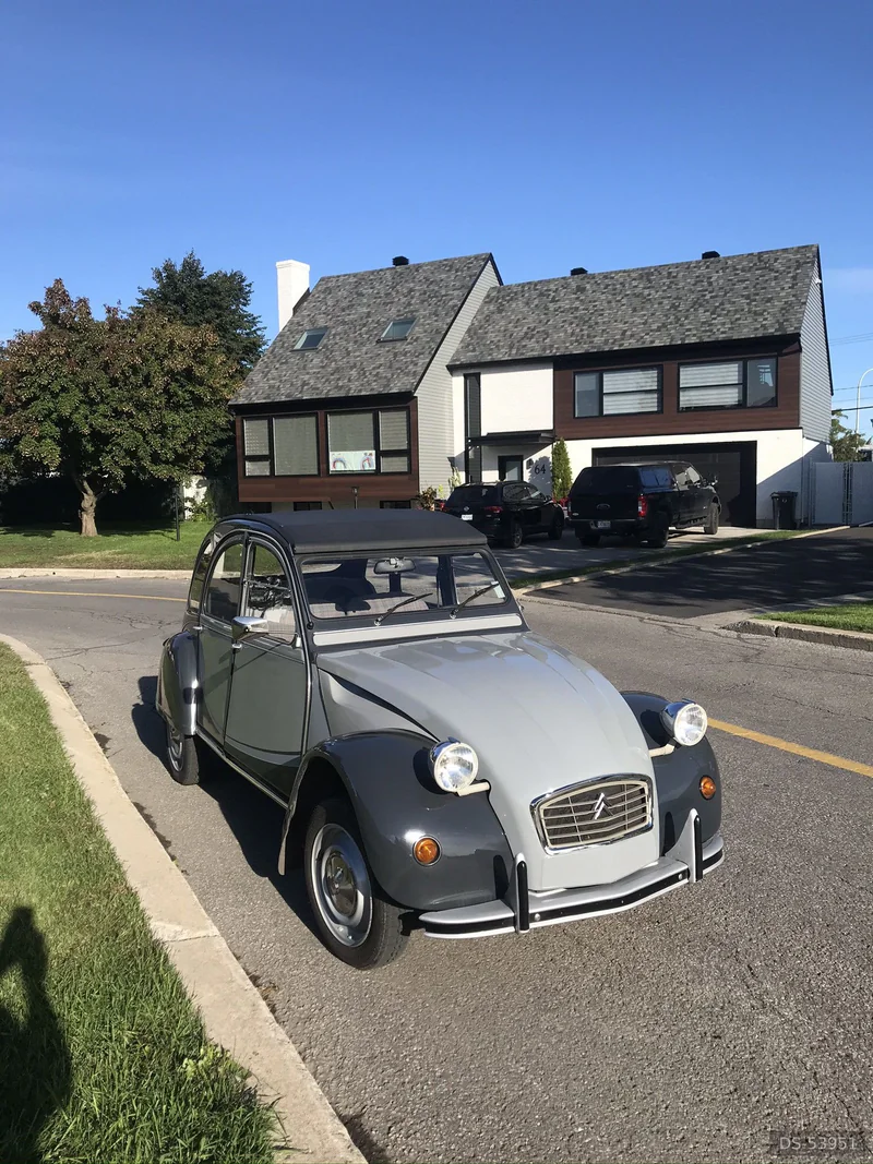 1990 Citroen 2cv6 Charleston in Montreal 2