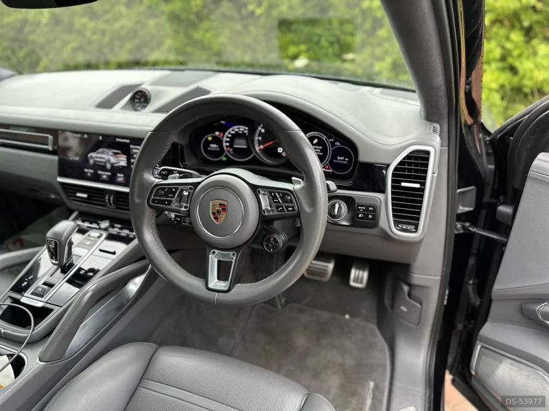 2019 Porsche Cayenne Turbo in Leicester 8