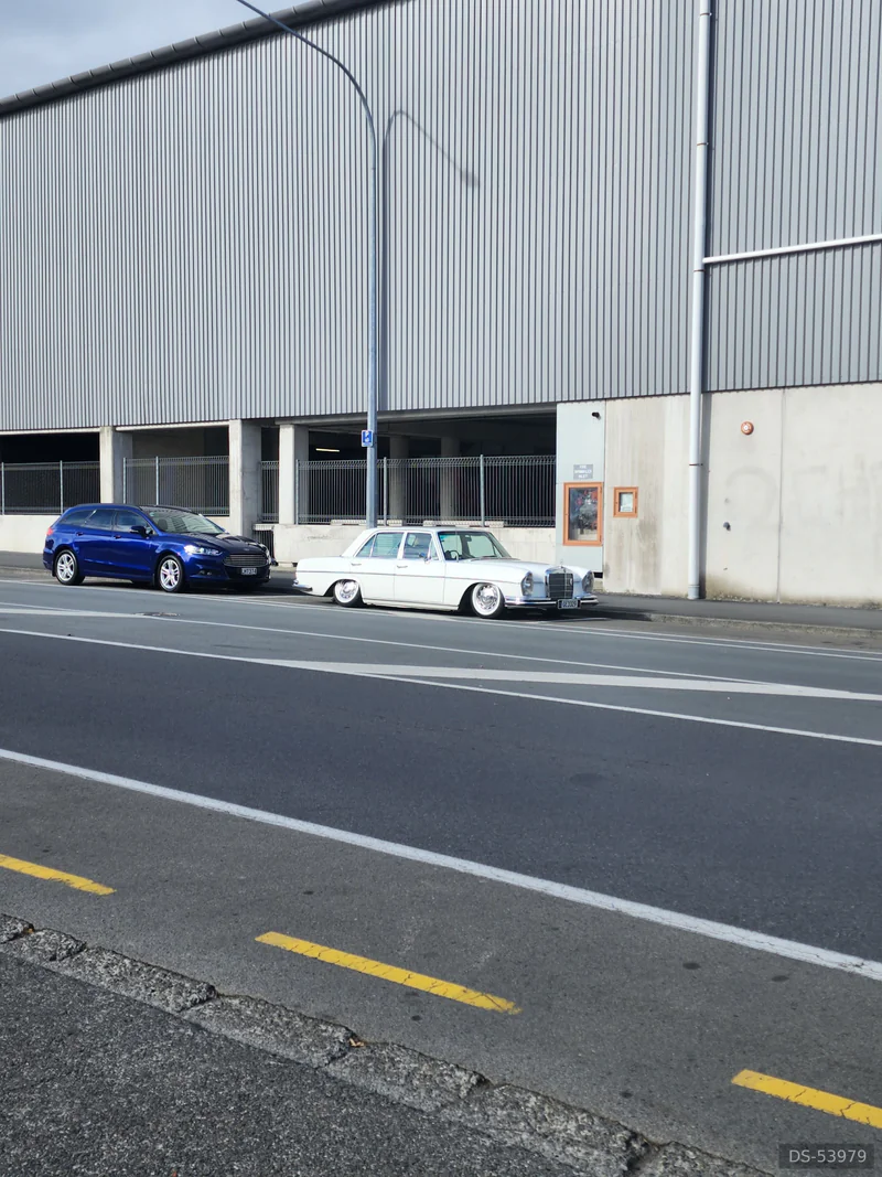 1972 Mercedes-Benz 280se in Petone 6