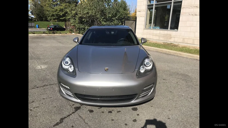 2011 Porsche Panamera in Montreal 4