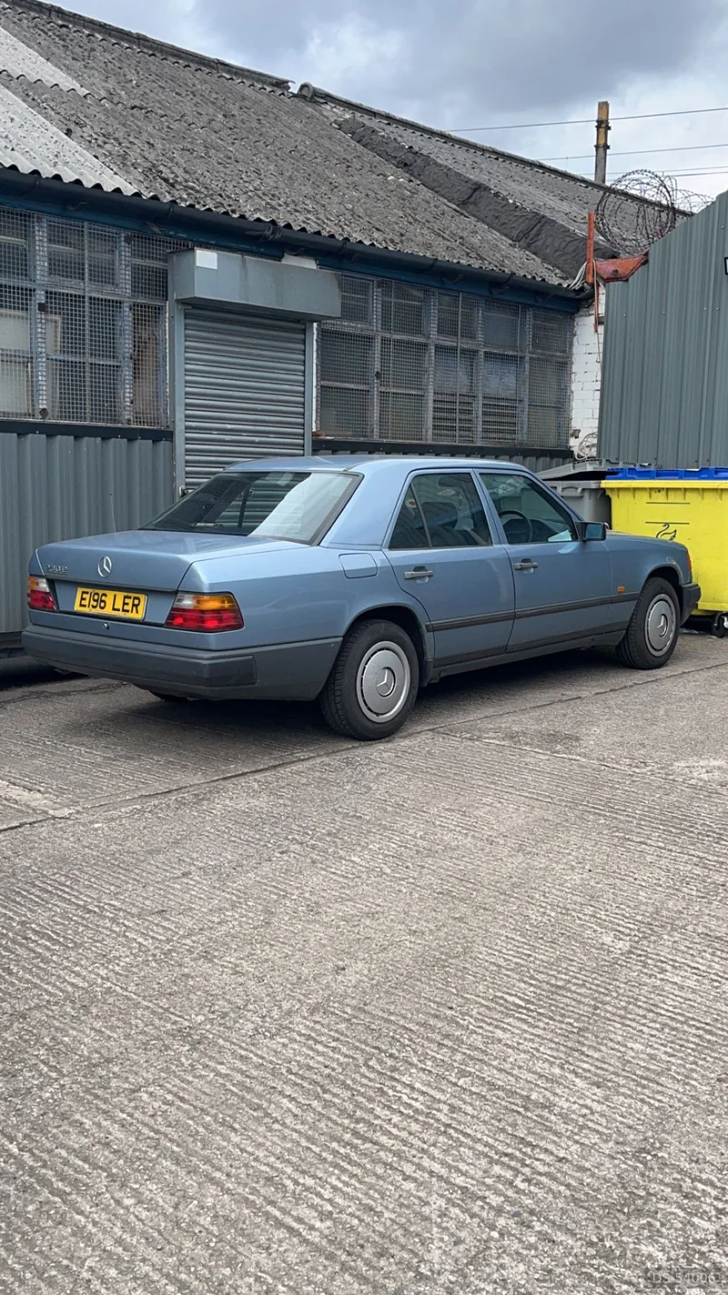 1987 Mercedes-Benz 230e in Manchester 6
