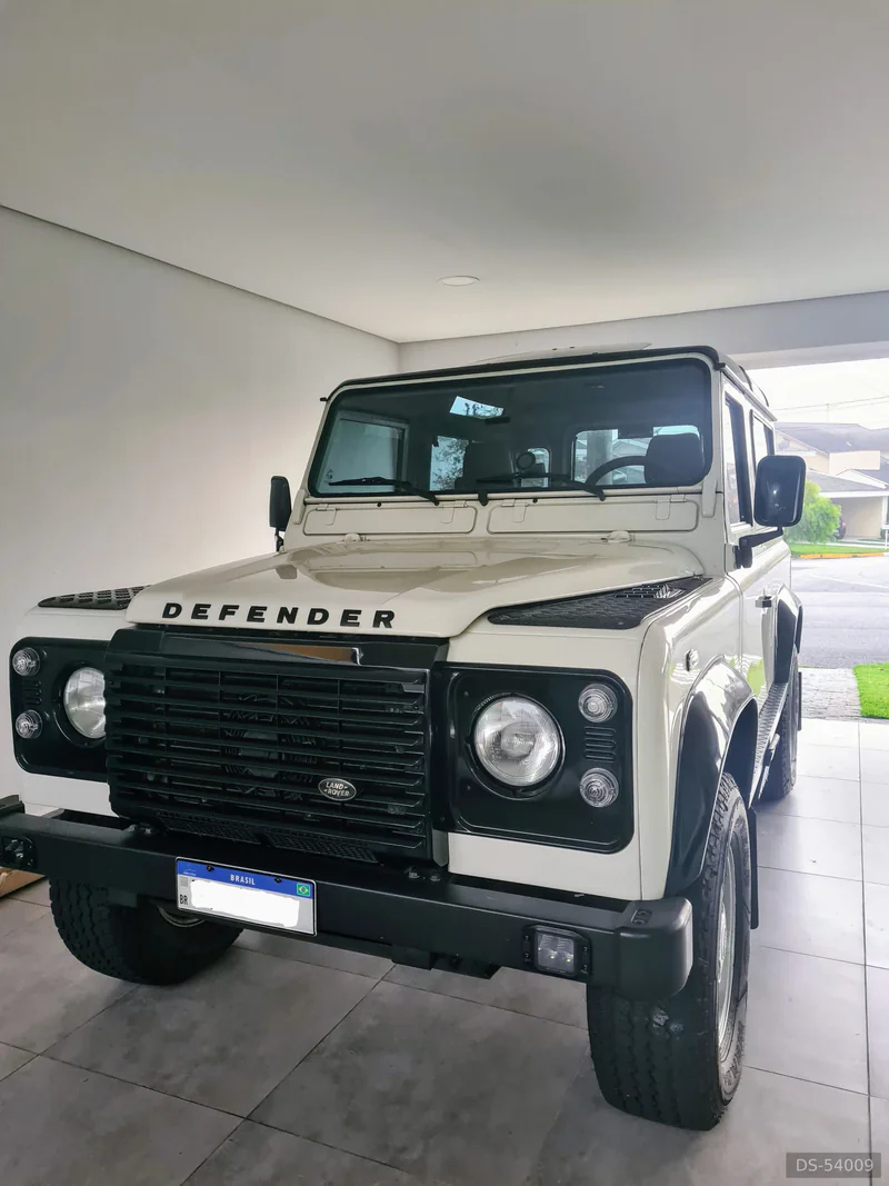 1999 Land Rover Defender 90 in Pindamonhangaba