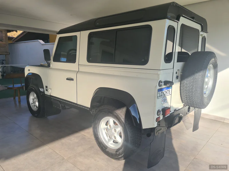 1999 Land Rover Defender 90 in Pindamonhangaba 2