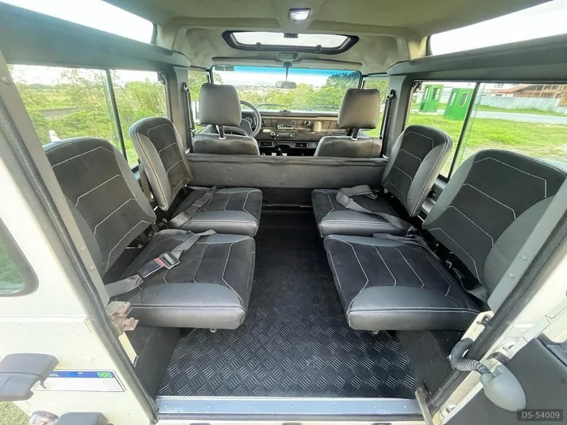 1999 Land Rover Defender 90 in Pindamonhangaba 7
